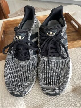 Men’s Addidas sneakers